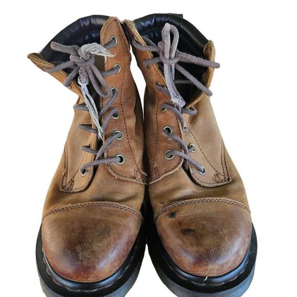 Dr. Martens boots for men or women main image 4